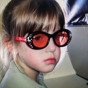 Meet your Posher, Mercedes